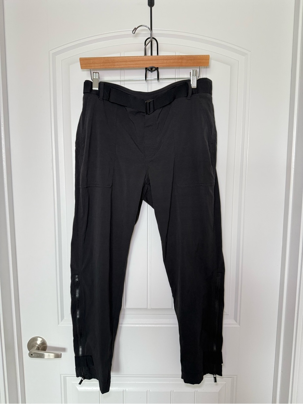 Athleta Women’s Size 12 Black Trekkie Belted Pants Gorpcore Techwear Minimalist